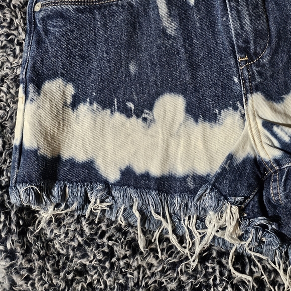 🆕️ Blank NYC The Barrow High Rise Vintage Short in Size 27 or 28 - Picture 5 of 13